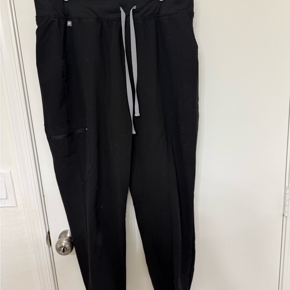 FIGS High Waisted Zamora Jogger Scrub Pants™ - Picture 3 of 5